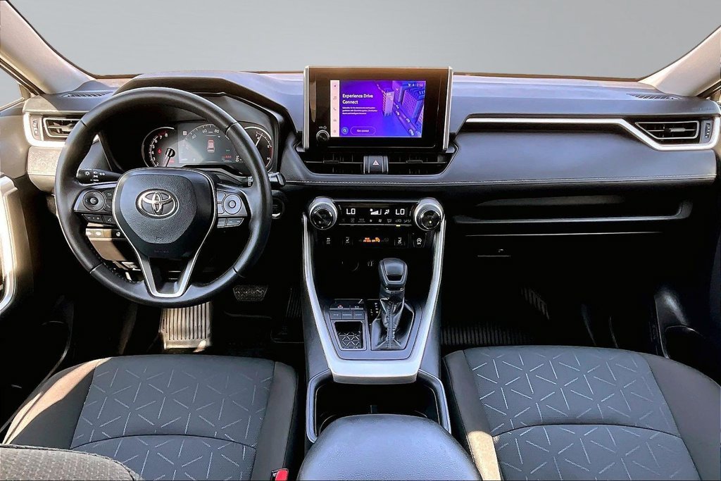 Used 2025 Toyota RAV4 XLE w/ Convenience Package FWD image 9