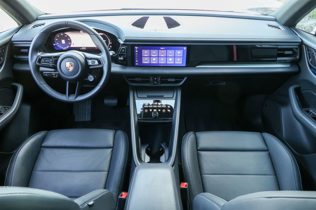 Certified 2025 Porsche Macan 4 Electric image 33