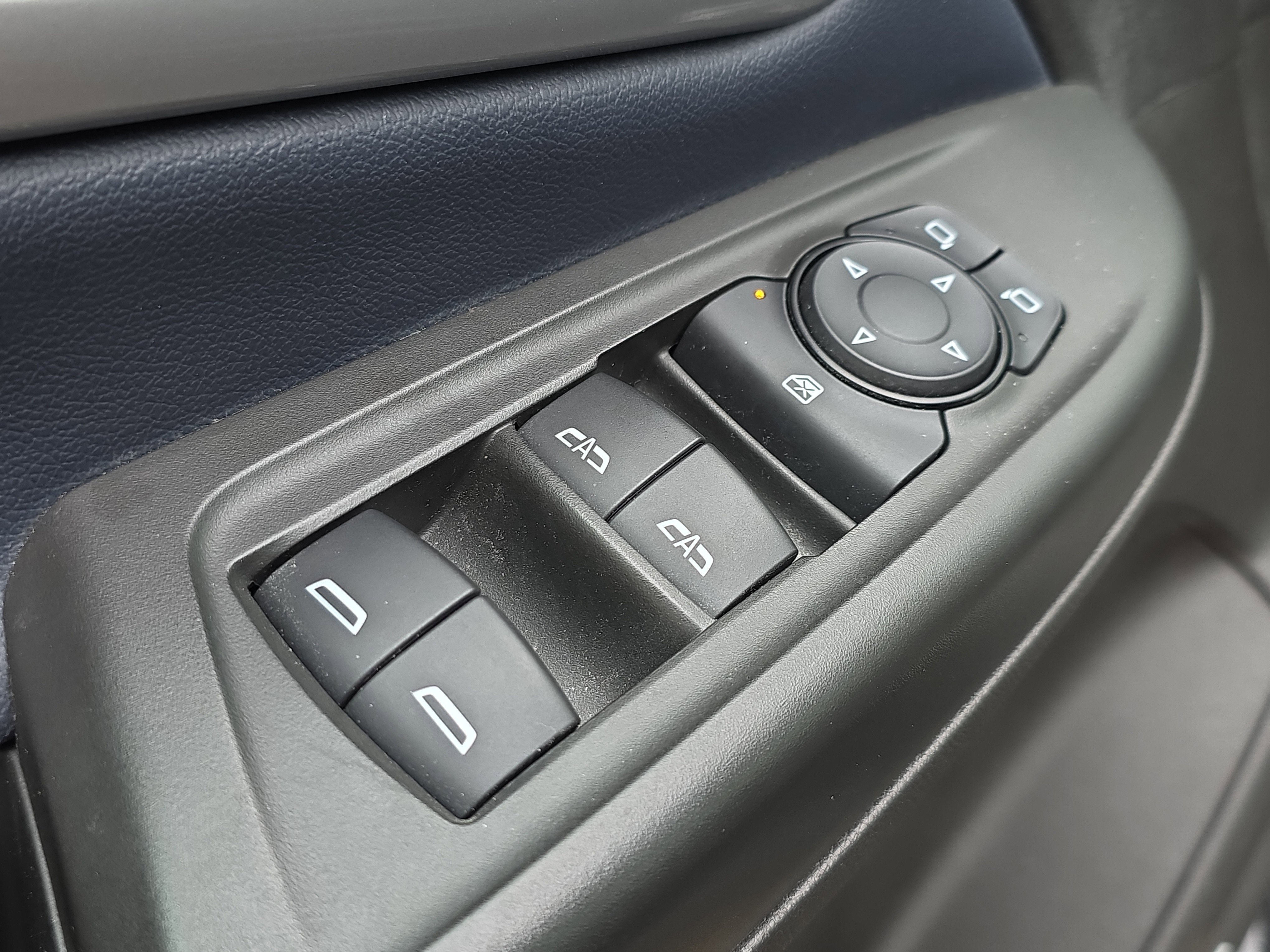 Used 2022 Chevrolet Bolt EUV Premier w/ Launch Edition FWD image 22