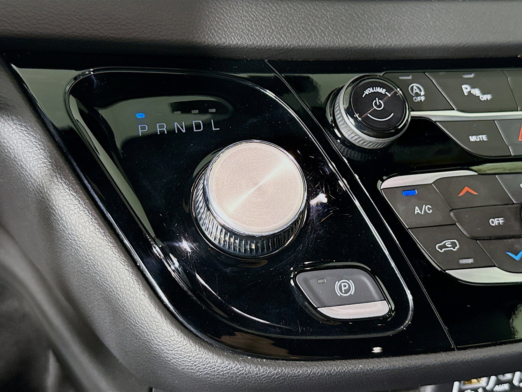 Used 2025 Chrysler Pacifica Select image 19