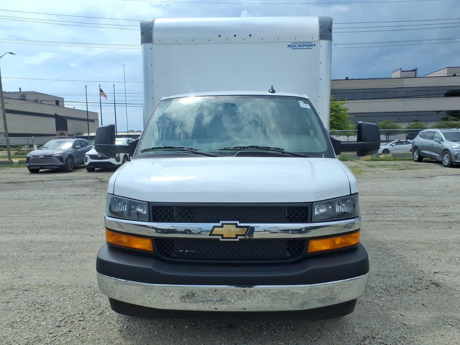 New 2026 Chevrolet Express 4500 w/ Power Convenience Package RWD image 2