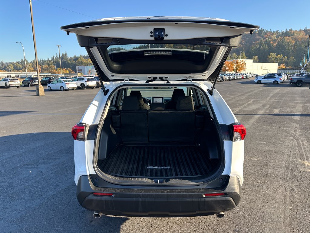 Certified 2025 Toyota RAV4 LE AWD/4WD image 12