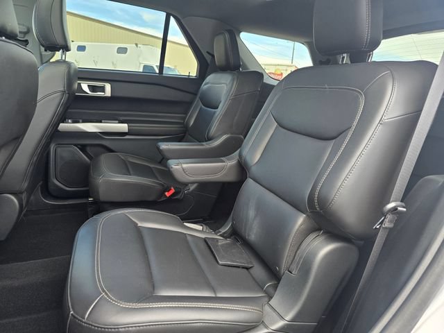 Used 2024 Ford Explorer XLT w/ Equipment Group 202A AWD/4WD image 14