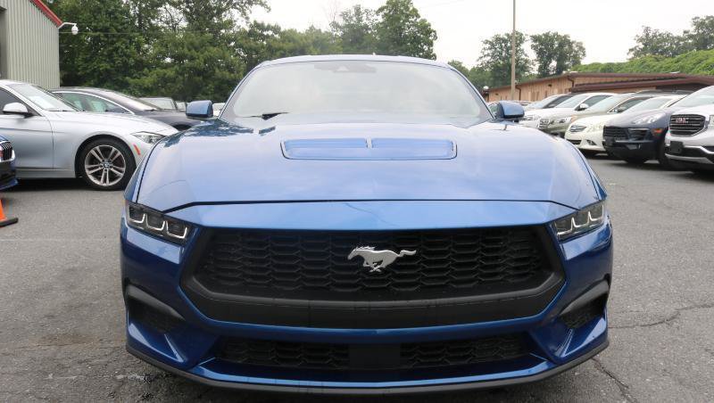 Used 2024 Ford Mustang Coupe RWD image 2