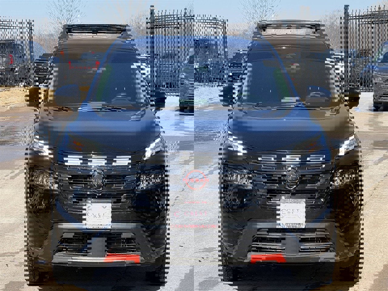 Certified 2025 Nissan Rogue SV image 8