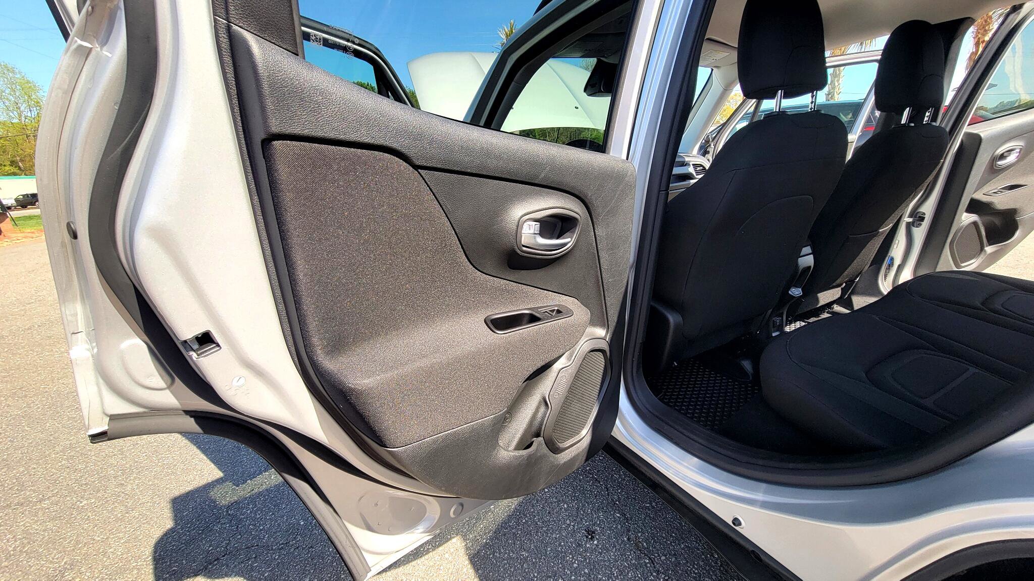 Used 2021 Jeep Renegade Latitude w/ Convenience Group image 33