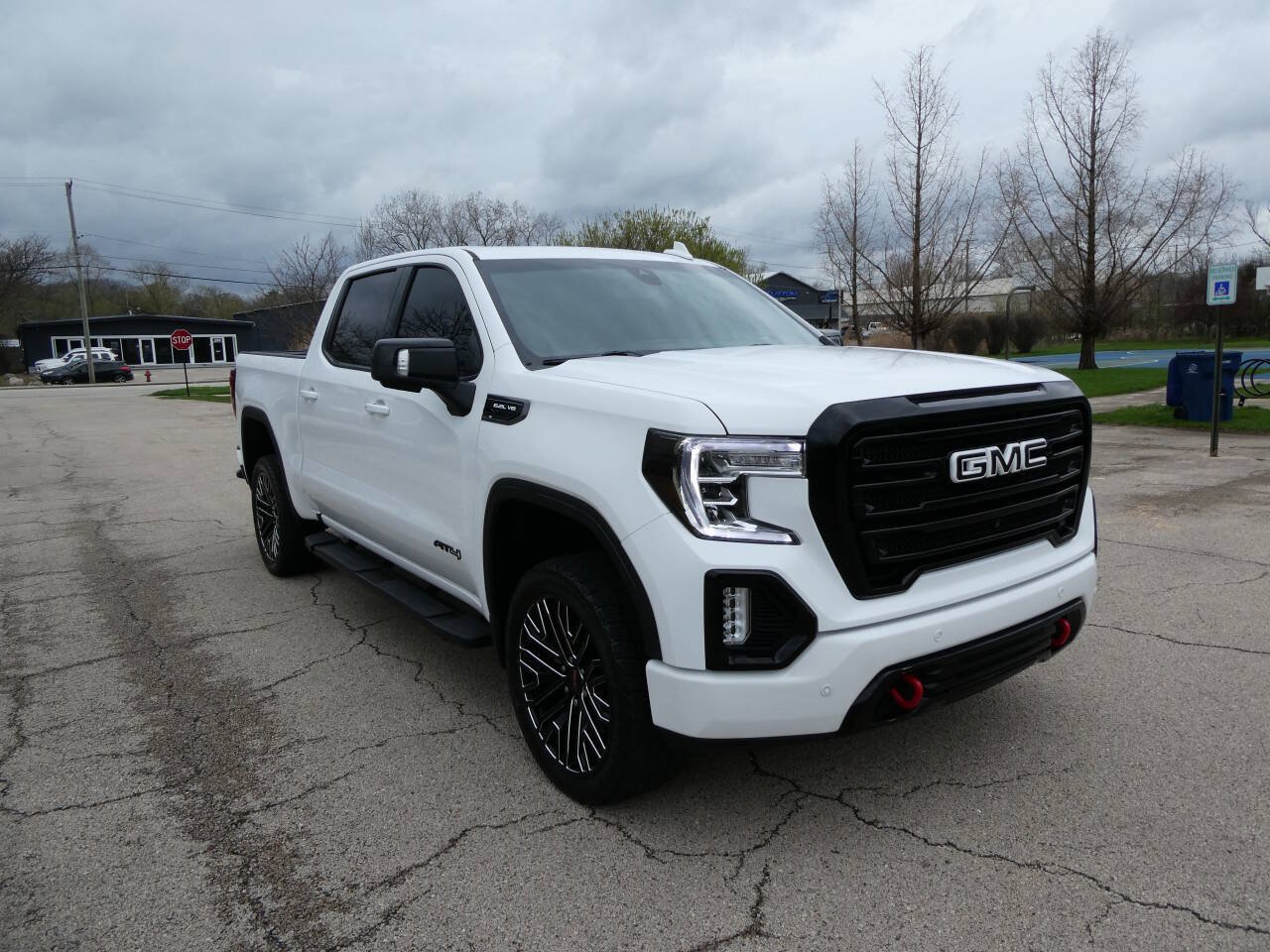 Used 2021 GMC Sierra 1500 AT4 w/ Technology Package AWD/4WD image 3