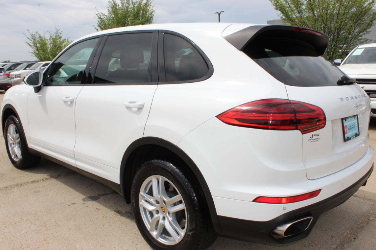 Used 2016 Porsche Cayenne AWD/4WD image 4