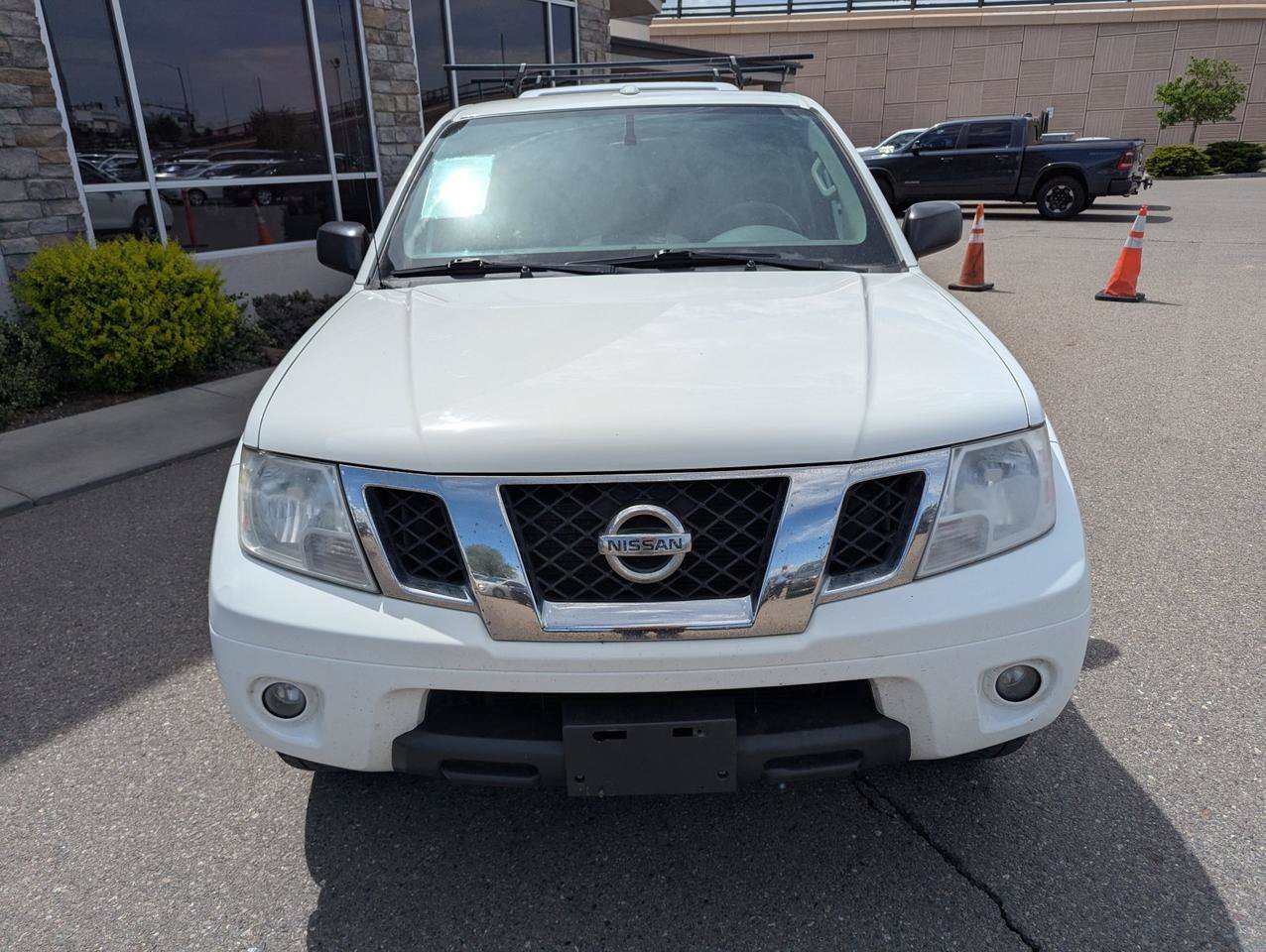 Used 2016 Nissan Frontier SV w/ SV Value Truck Package AWD/4WD image 7