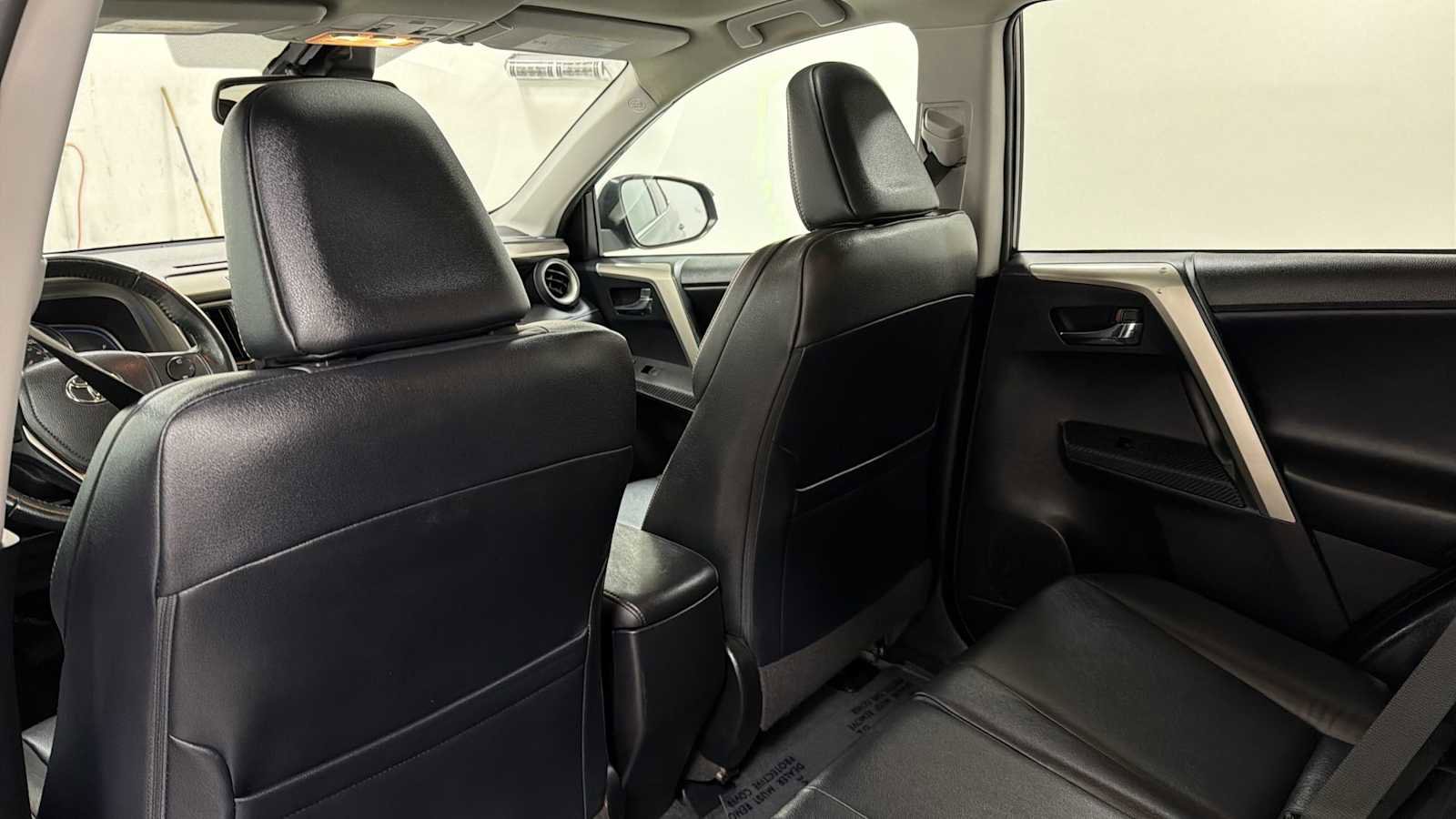 Used 2015 Toyota RAV4 Limited w/ Technology Package image 26