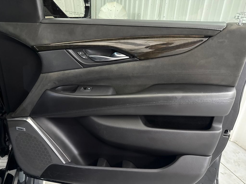 Used 2019 Cadillac Escalade ESV Platinum RWD image 21