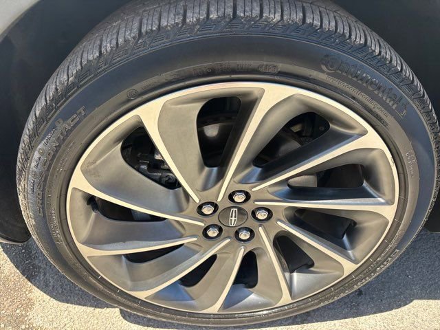 Used 2020 Lincoln Nautilus Reserve w/ Equipment Group 201A image 10