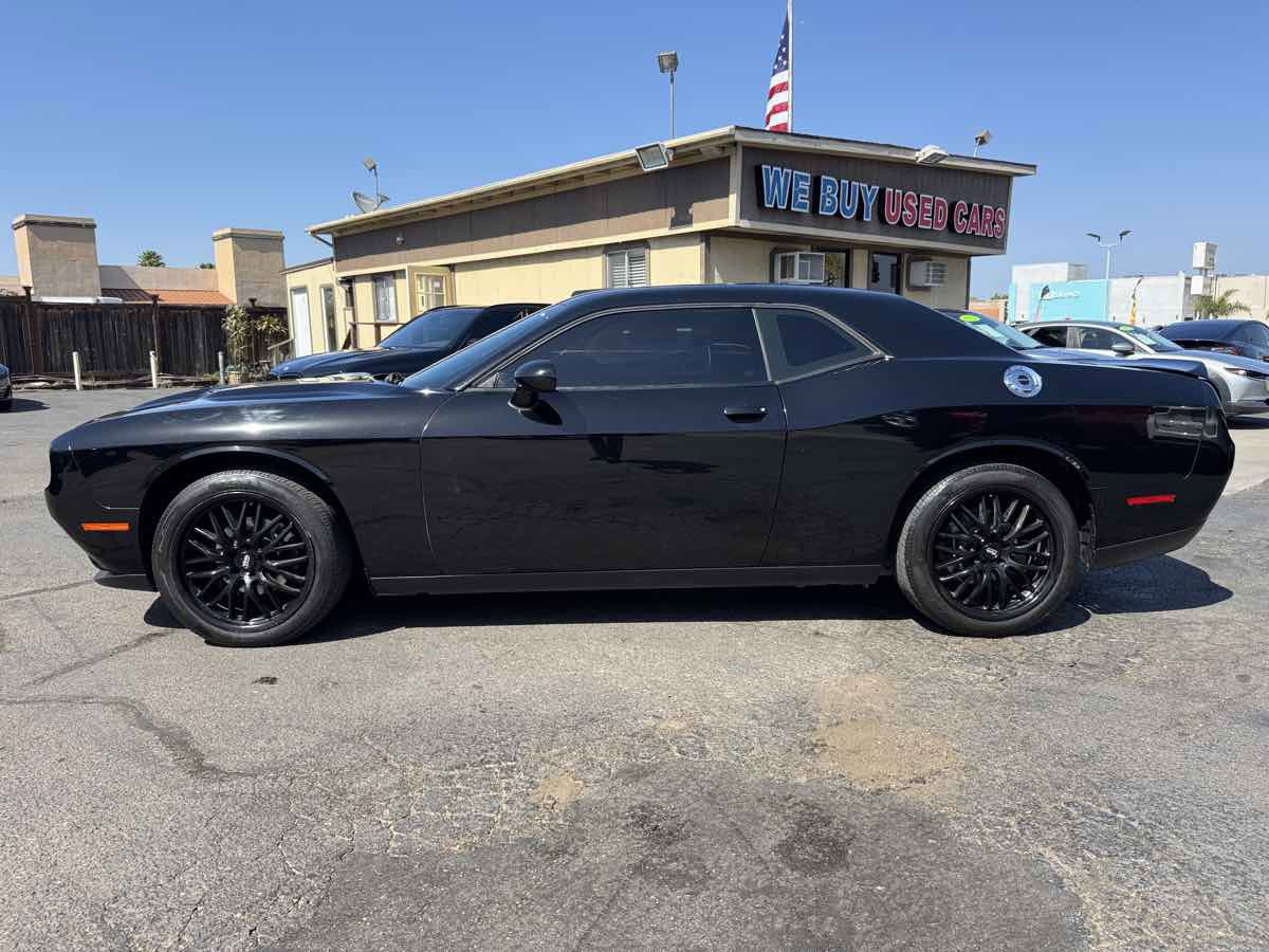 Used 2020 Dodge Challenger SXT RWD image 7