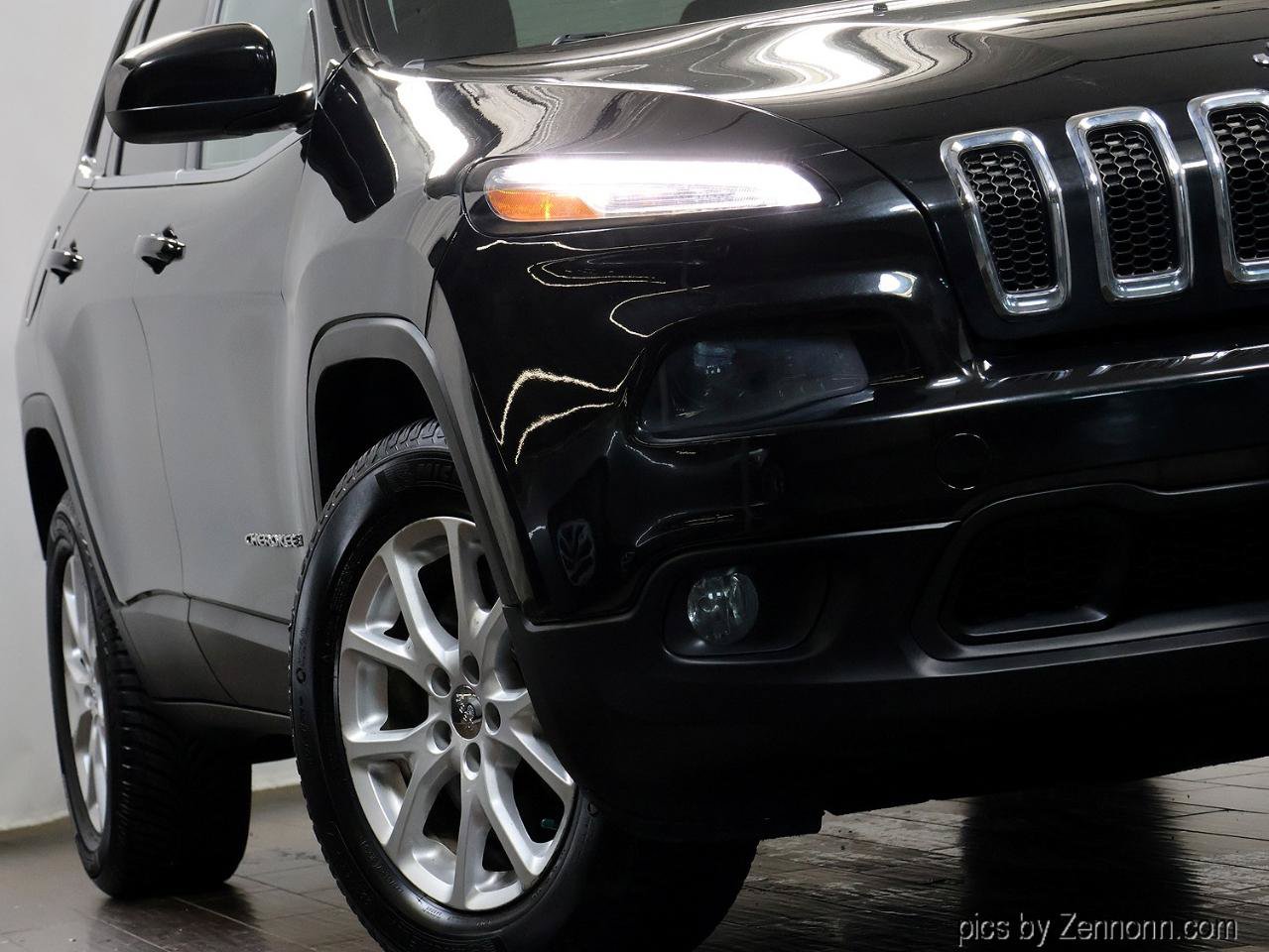 Used 2014 Jeep Cherokee Latitude AWD/4WD image 4
