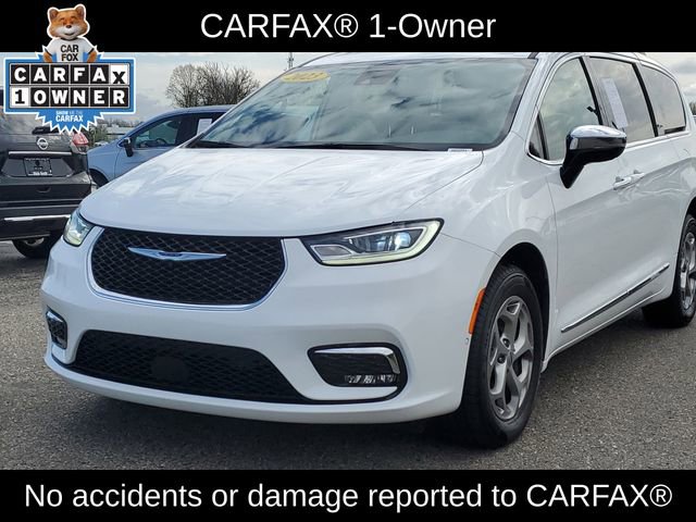 Used 2023 Chrysler Pacifica Limited w/ Trailer Tow Group AWD/4WD image 3