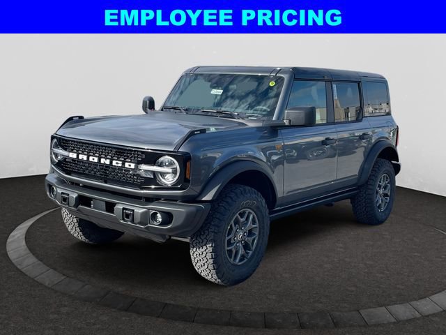 New 2025 Ford Bronco Badlands w/ Black Appearance Package