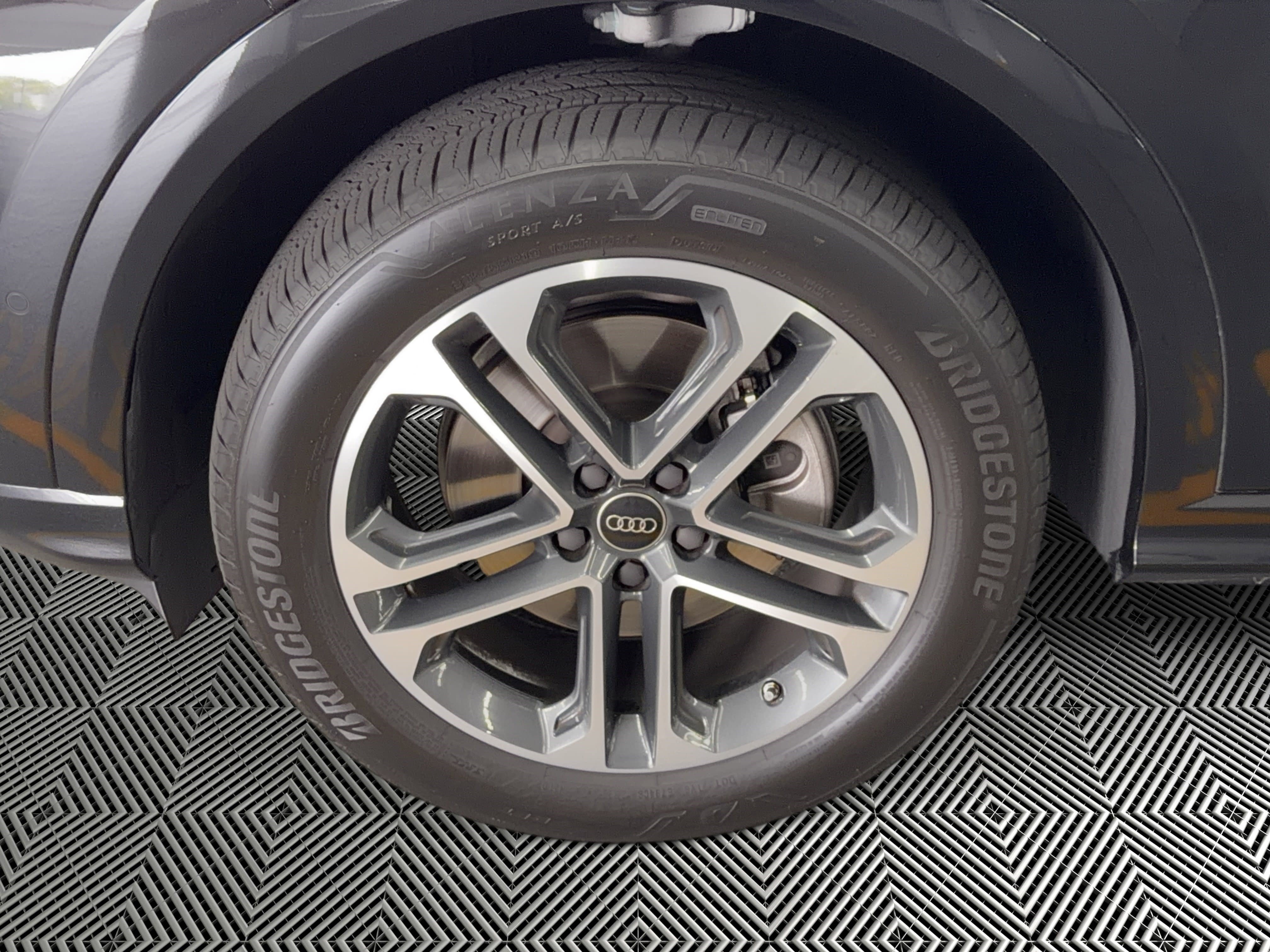 Certified 2025 Audi Q5 Premium Plus w/ Premium Plus image 12