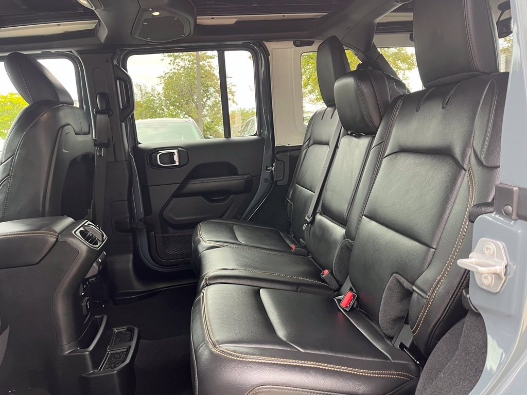 Used 2026 Jeep Wrangler Unlimited Sahara AWD/4WD image 12