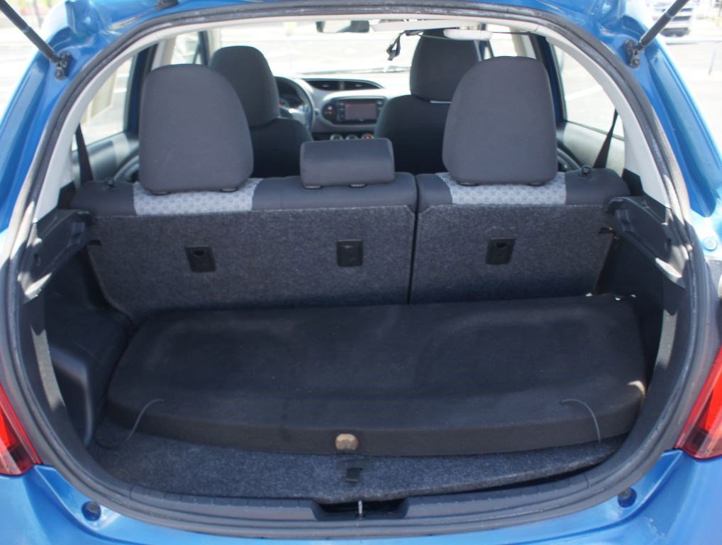 Used 2015 Toyota Yaris LE image 12