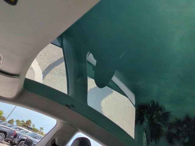 Used 2025 Tesla Model Y Long Range RWD image 15