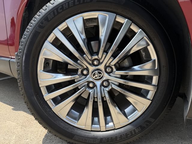 Used 2021 Toyota Venza XLE w/ Softex Package AWD/4WD image 10