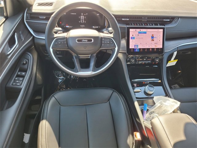 New 2025 Jeep Grand Cherokee Limited image 8