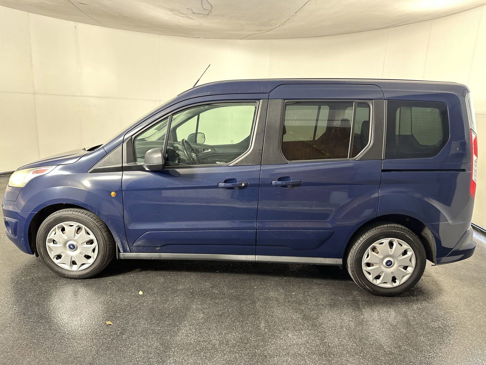 Used 2016 Ford Transit Connect XLT image 8