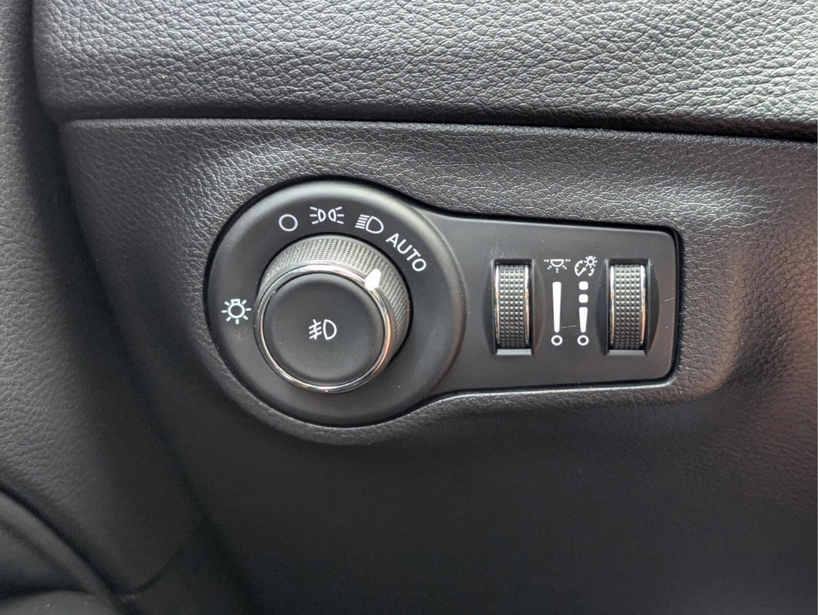 Used 2019 Jeep Compass Latitude image 45