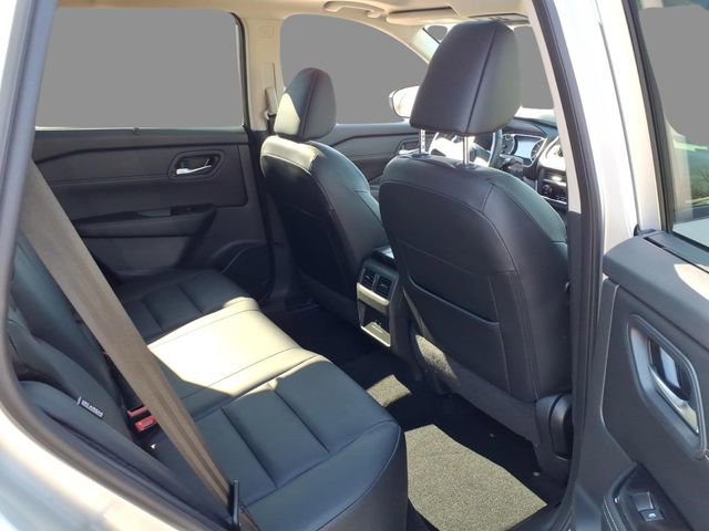 Used 2024 Nissan Rogue SV w/ SV Premium Package image 11