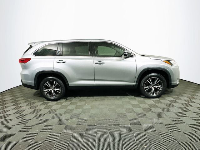 Used 2019 Toyota Highlander LE image 9