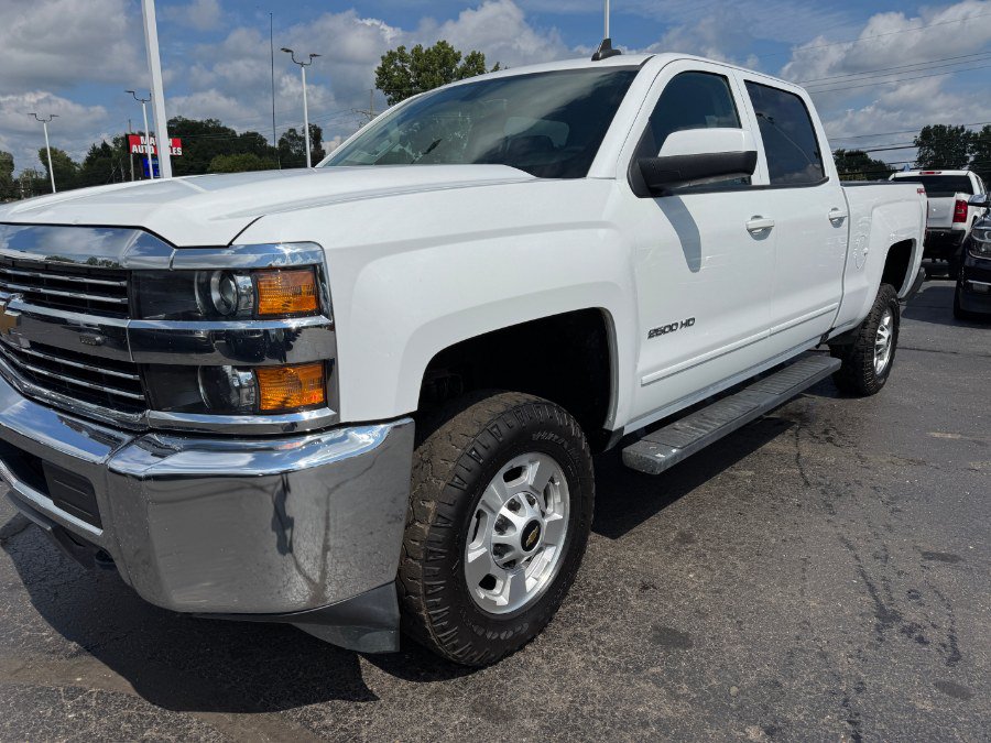 Used 2017 Chevrolet Silverado 2500 LT AWD/4WD image 9