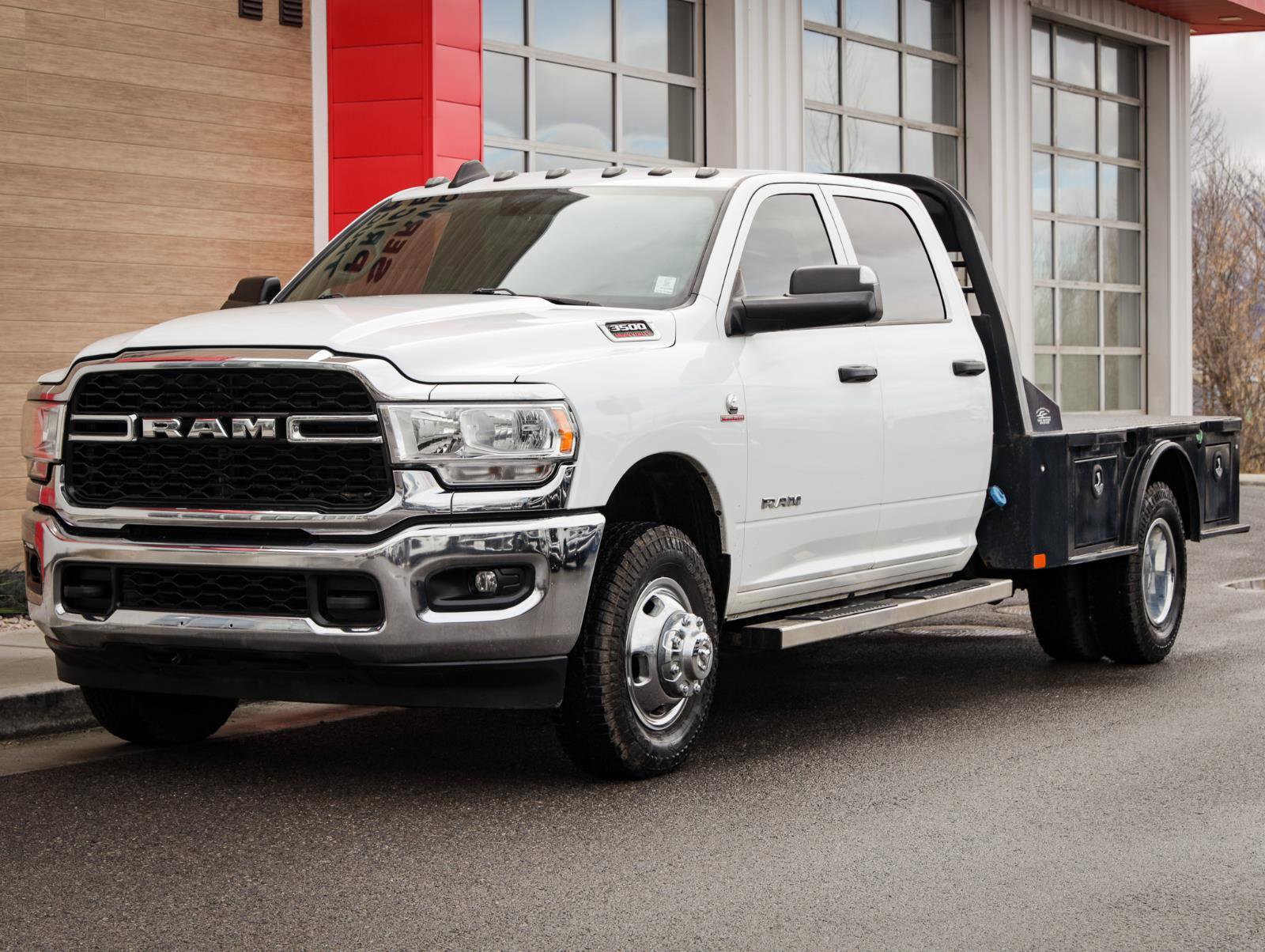 Used 2022 RAM 3500 Tradesman w/ Chrome Appearance Group image 8