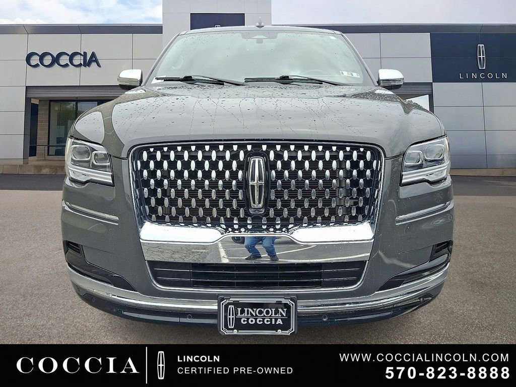 Used 2023 Lincoln Navigator L Black Label AWD/4WD image 2