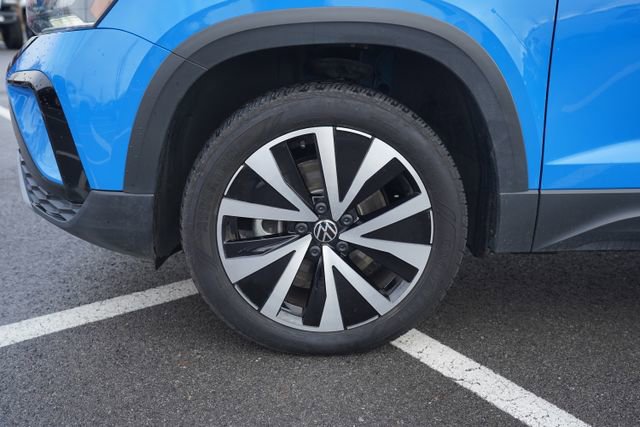 Used 2023 Volkswagen Taos SE w/ Panoramic Sunroof Package image 10