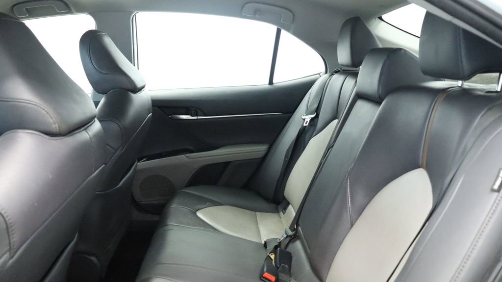 Used 2020 Toyota Camry XLE FWD image 20