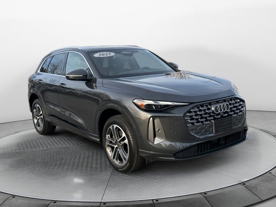 Certified 2025 Audi Q5 Premium w/ Convenience Package video 1