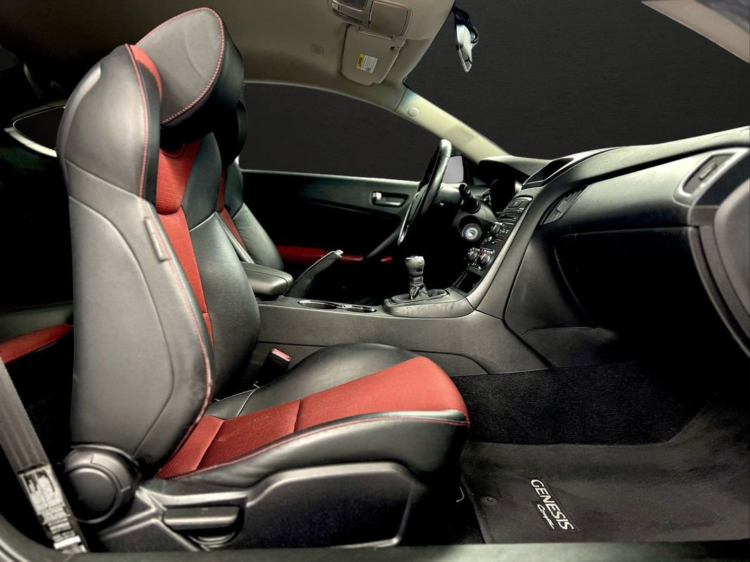 Used 2011 Hyundai Genesis 3.8 image 15