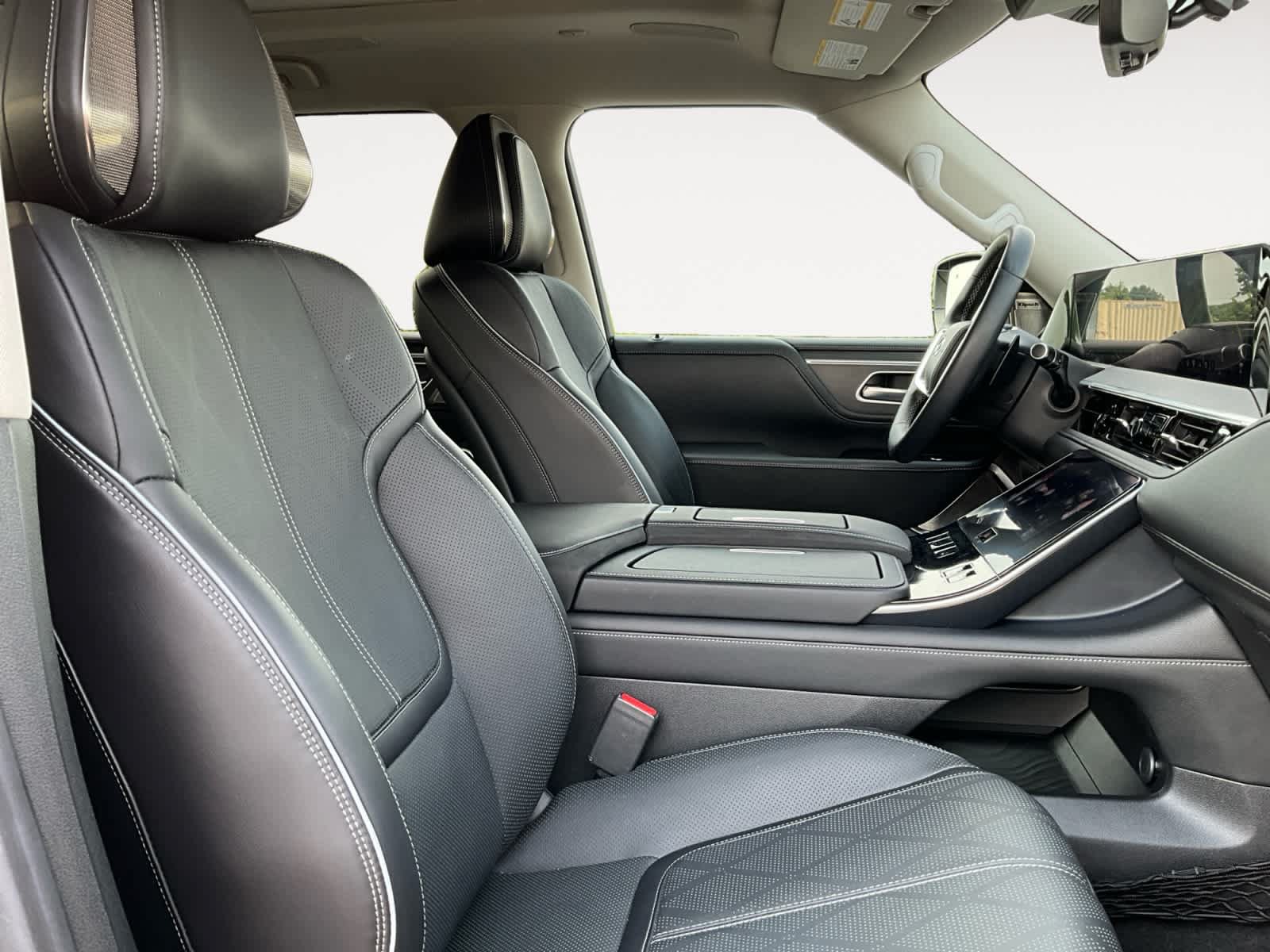 Used 2025 INFINITI QX80 Sensory w/ Exterior Package AWD/4WD image 30