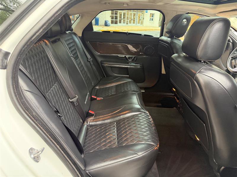 Used 2016 Jaguar XJ L Supercharged RWD image 25