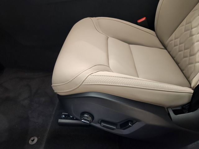 New 2026 Volvo XC60 B5 Plus w/ Protection Package Premier image 25
