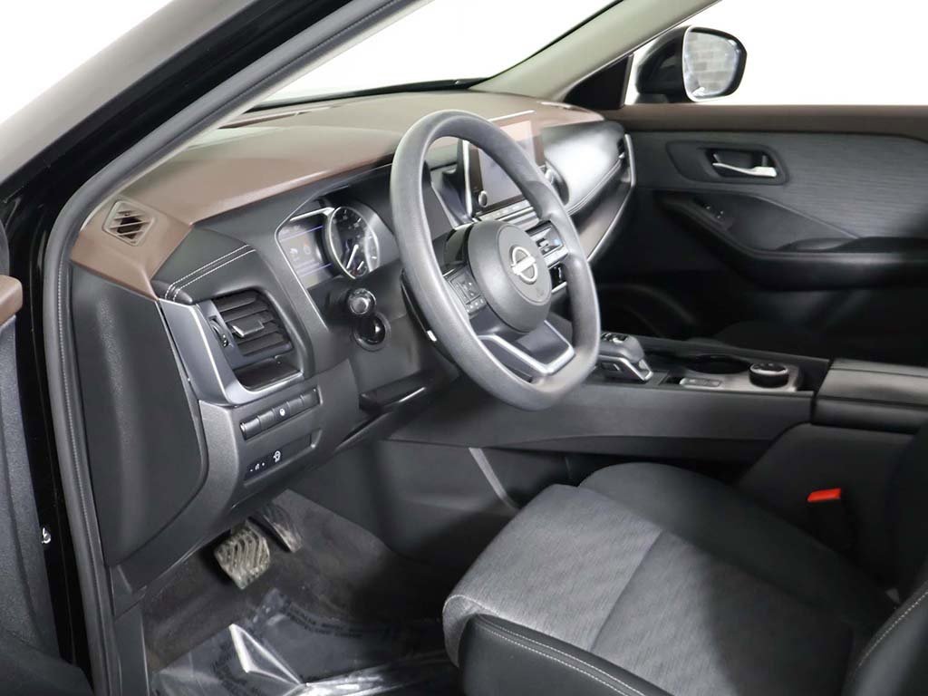 Used 2023 Nissan Rogue SV image 19