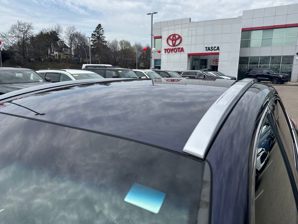 Used 2024 Toyota Venza XLE AWD/4WD image 44