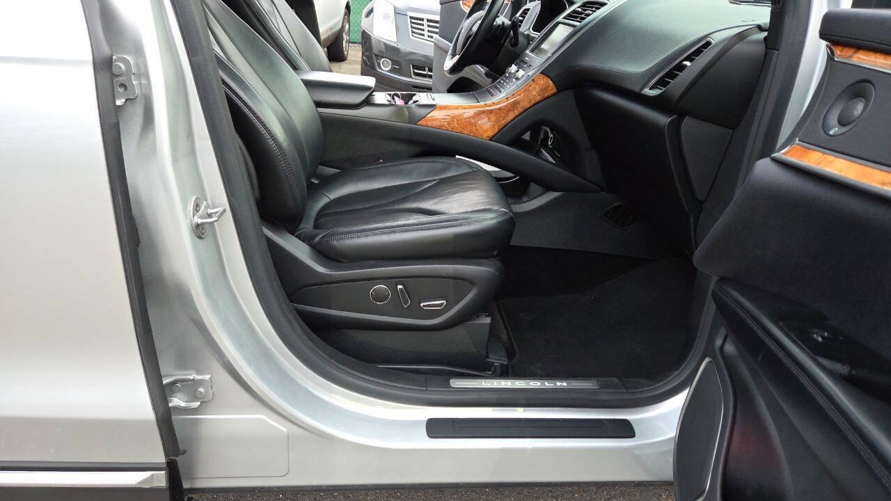 Used 2016 Lincoln MKX Select w/ Select Plus Package AWD/4WD image 45