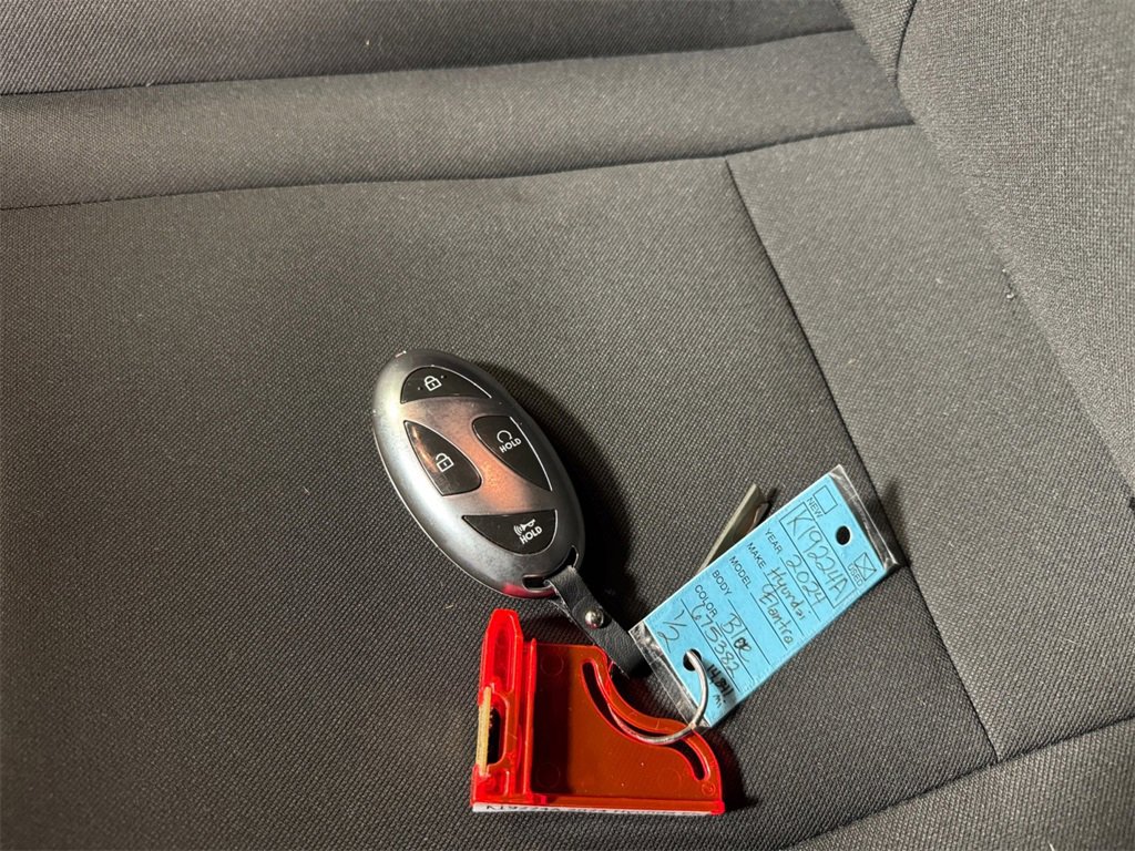 Used 2024 Hyundai Elantra SEL image 32