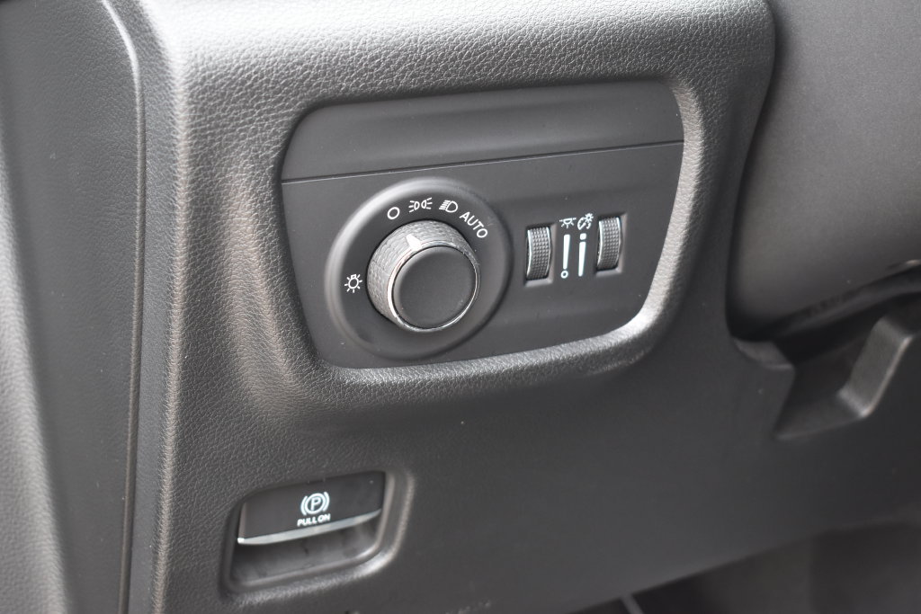Used 2023 Jeep Grand Cherokee Altitude AWD/4WD image 22