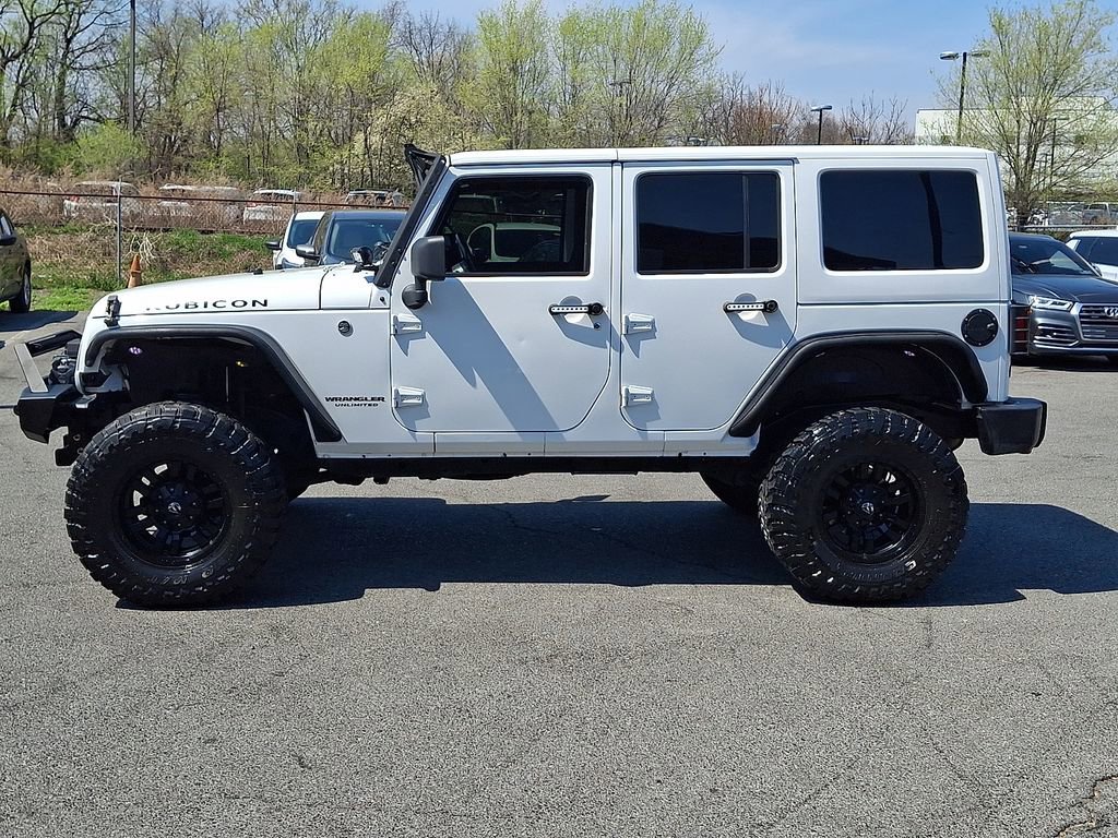 Used 2017 Jeep Wrangler Unlimited Rubicon w/ Connectivity Group image 9