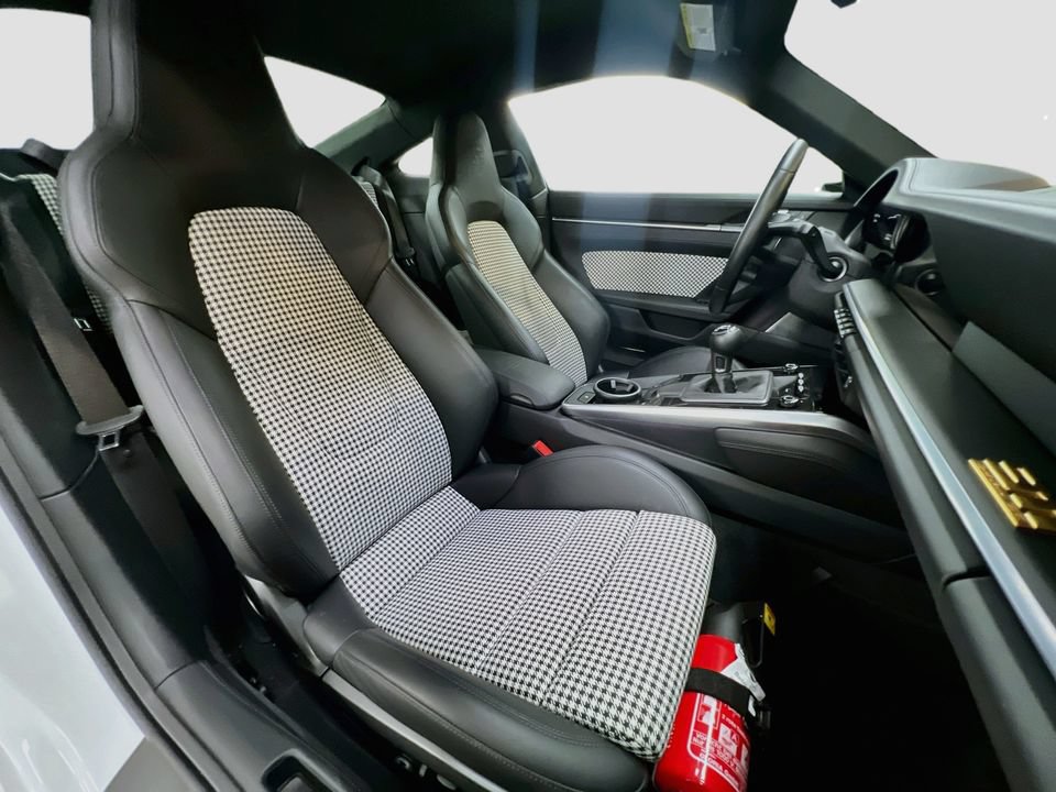 Certified 2023 Porsche 911 Sport Classic RWD image 28
