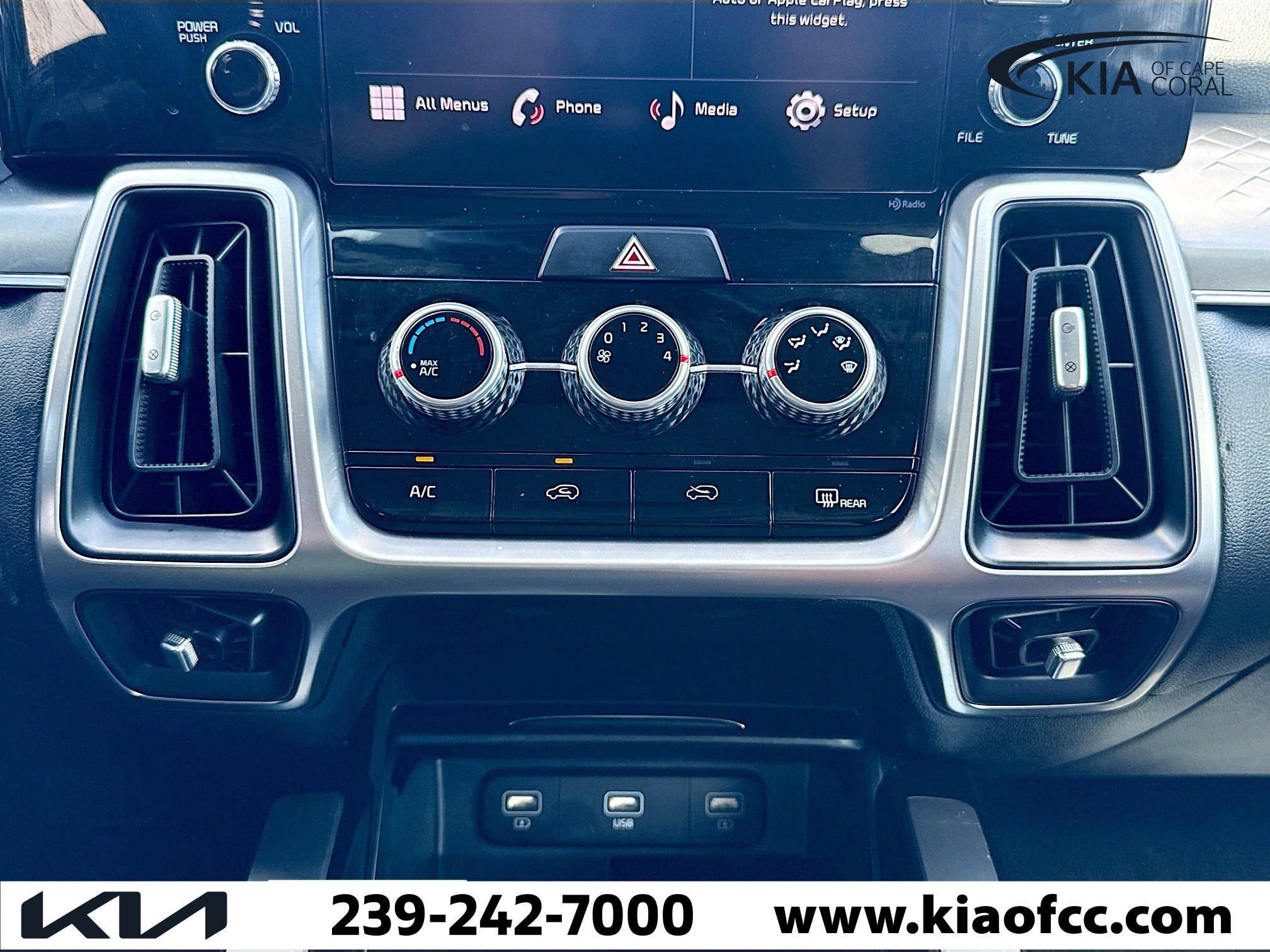 Certified 2023 Kia Sorento LX image 32