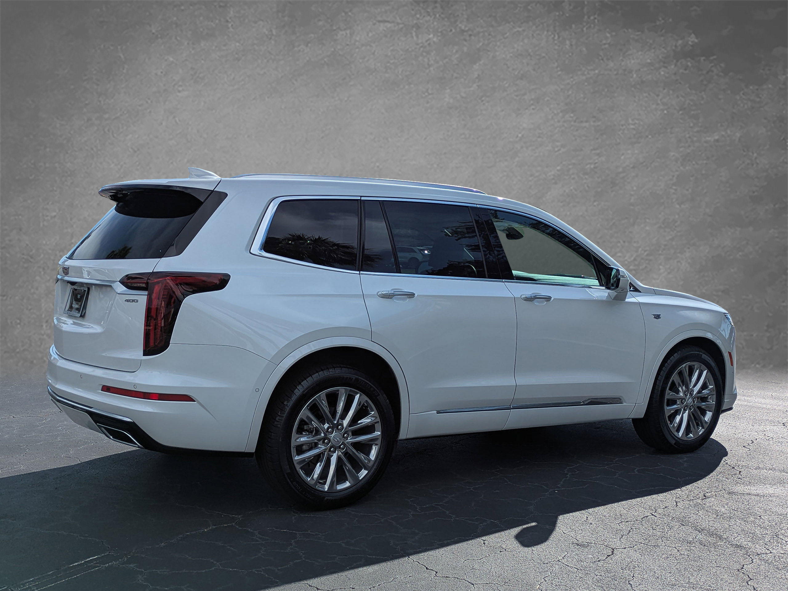 Certified 2025 Cadillac XT6 Premium Luxury w/ Technology Package AWD/4WD image 6