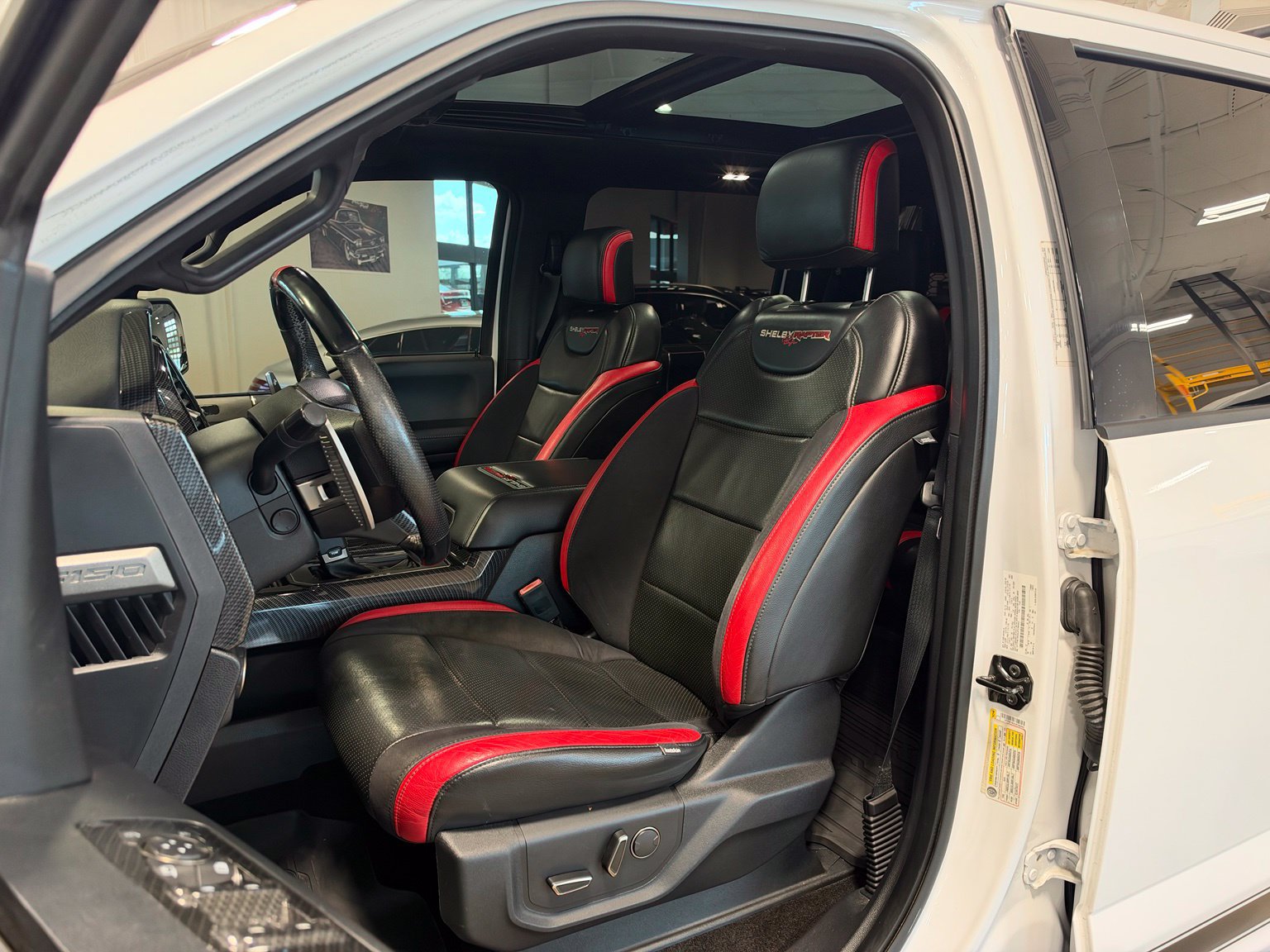 Used 2018 Ford F150 Raptor w/ Equipment Group 802A Luxury AWD/4WD image 18